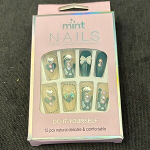 Do-It-Yourself Decorative Press-On Nails - Teal & Nude